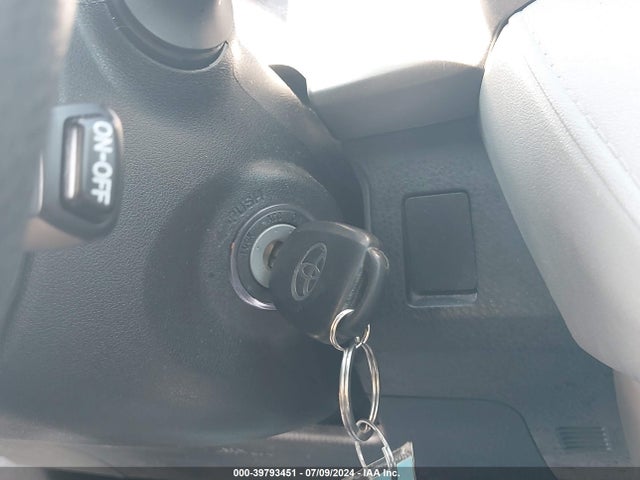 Toyota RAV4 LE 2014 2T3BFREV9EW170988 Image 11