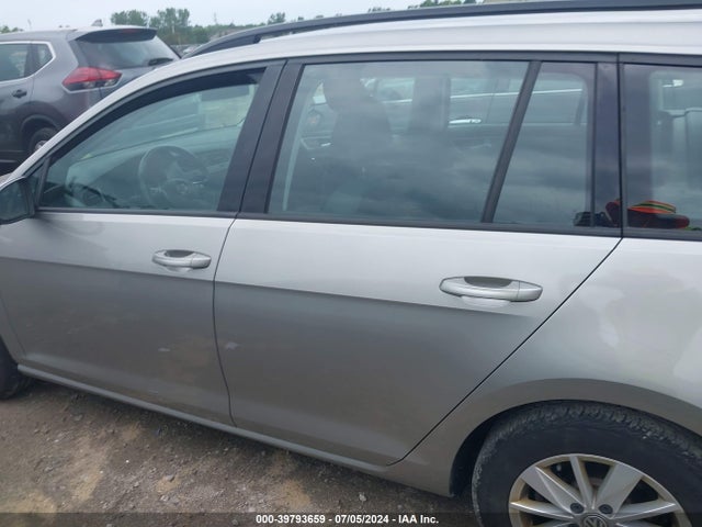 3VWC17AU3GM502932 Volkswagen Golf Sportwagen Tsi S 4-door