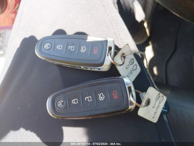 1FMCU9J92EUB91029 Ford Escape Titanium