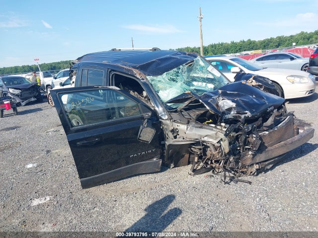 2017 1C4NJRFB7HD205545 main image