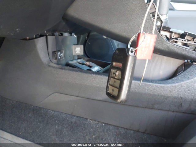 Honda Civic Touring 2018 2HGFC3B95JH350317 Image 11