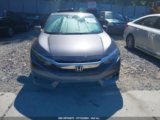 Honda Civic Touring 2018 2HGFC3B95JH350317 Image 12