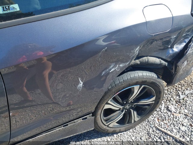 Honda Civic Touring 2018 2HGFC3B95JH350317 Image 17