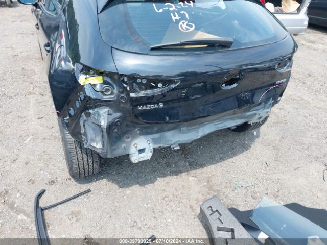 JM1BPAKM1P1617082 Mazda Mazda3 2.5 S Select