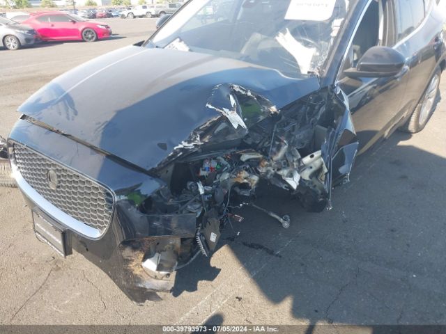 SADFP2FX6J1Z05610 Jaguar E-PACE SE