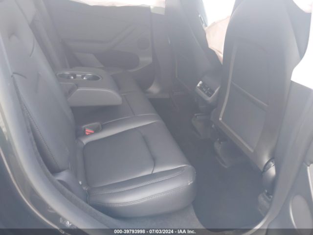 7SAYGDED0RF096263 Tesla Model Y Long Range/rwd