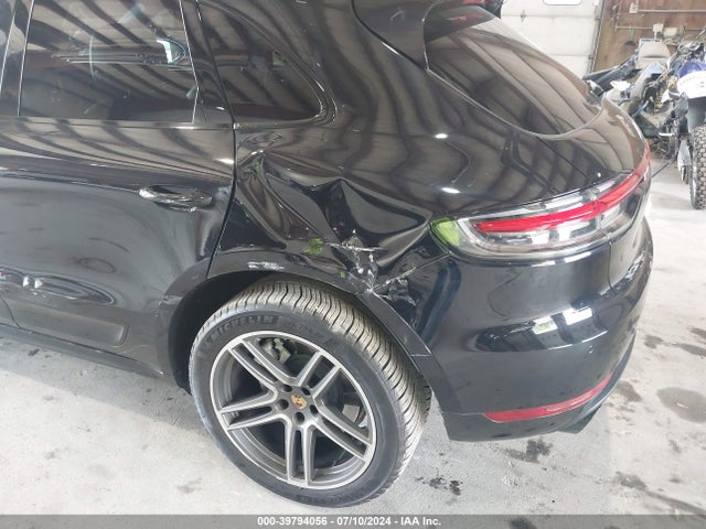 Porsche Macan Turbo 2021 WP1AF2A5XMLB60561 Image 18