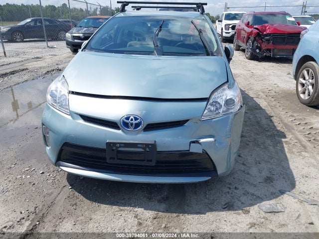 JTDKN3DU6F1880391 Toyota Prius Three