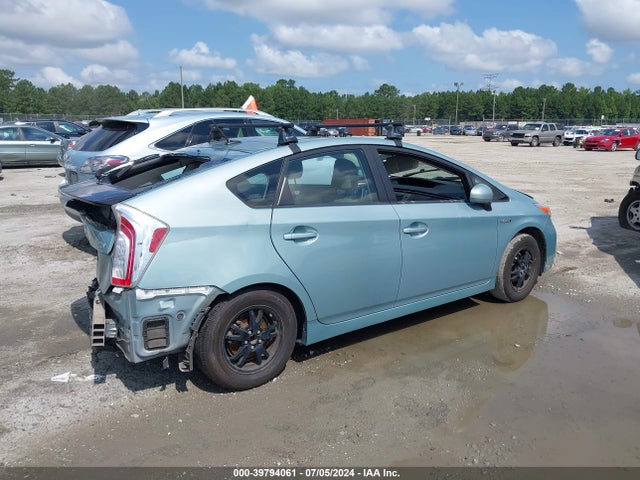 JTDKN3DU6F1880391 Toyota Prius Three