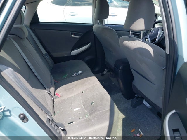 JTDKN3DU6F1880391 Toyota Prius Three