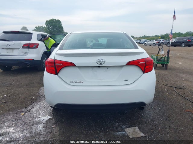 Toyota COROLLA SE 2017 5YFBURHE2HP572934 Image 16