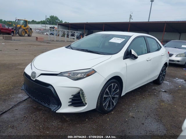 Toyota COROLLA SE 2017 5YFBURHE2HP572934 Image 2