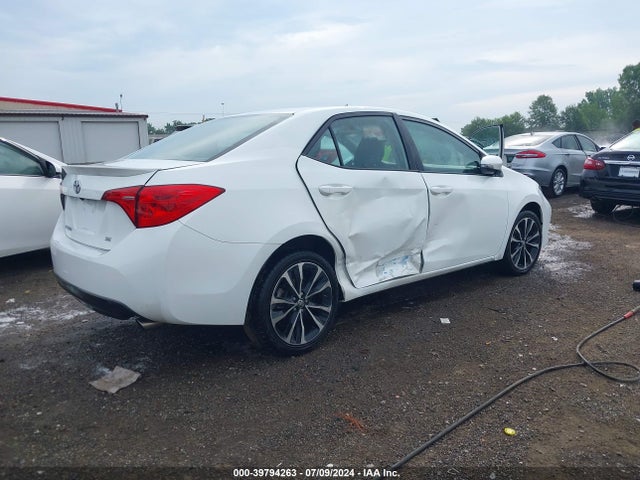 Toyota COROLLA SE 2017 5YFBURHE2HP572934 Image 4