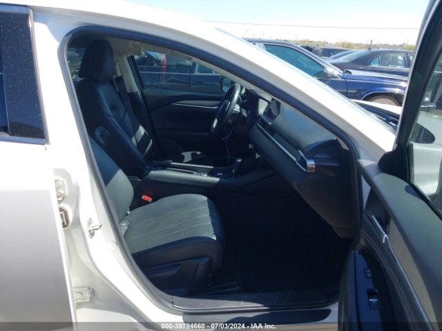 JM1GL1VM5M1608068 Mazda Mazda6 Touring