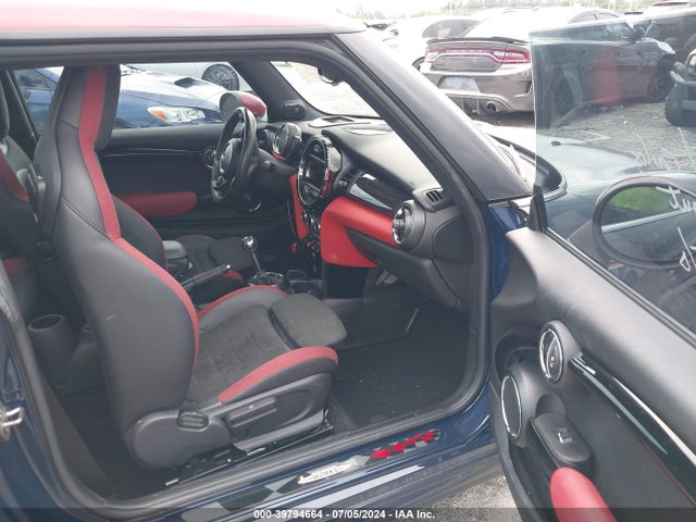 2019 MINI HARDTOP WMWXM9C59K2F66387 Photo 4