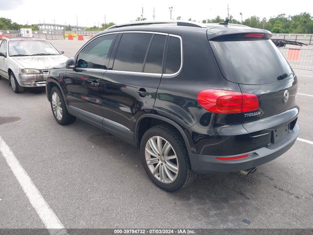WVGAV7AX4FW591607 Volkswagen TIGUAN SE
