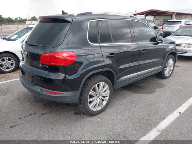 WVGAV7AX4FW591607 Volkswagen TIGUAN SE