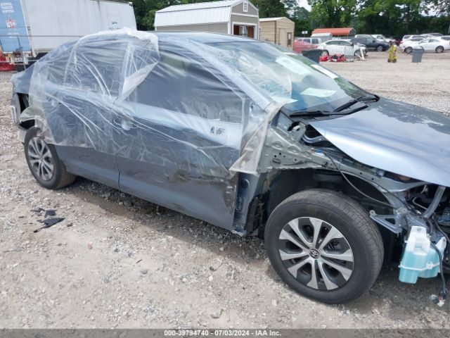 JTDEBRBE7LJ030155 Toyota Corolla Hybrid Le
