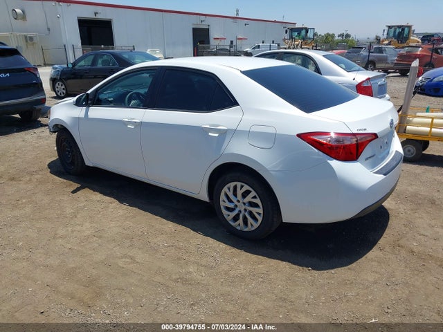 Toyota COROLLA LE 2017 5YFBURHE7HP683804 Image 3