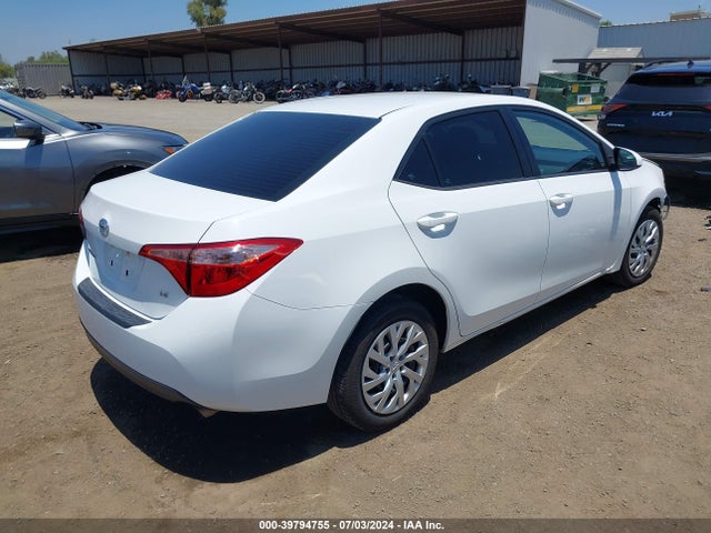 Toyota COROLLA LE 2017 5YFBURHE7HP683804 Image 4