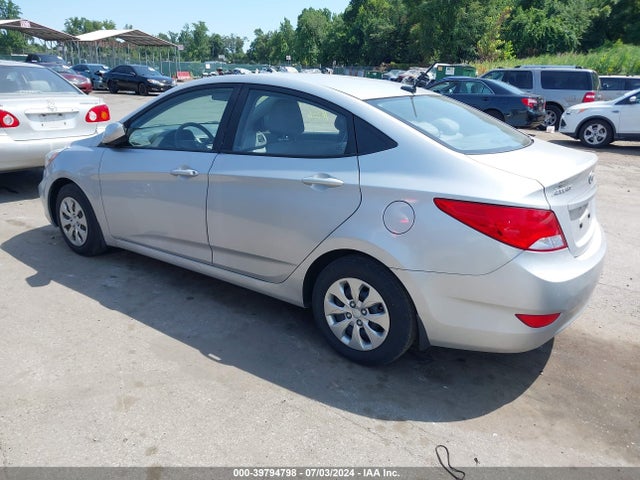 Hyundai ACCENT SE 2016 KMHCT4AEXGU110915 Image 3
