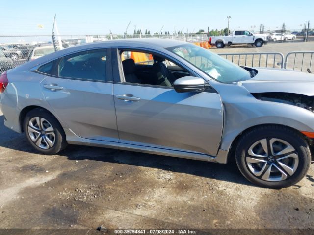 2HGFC2F59JH557231 Honda Civic Lx
