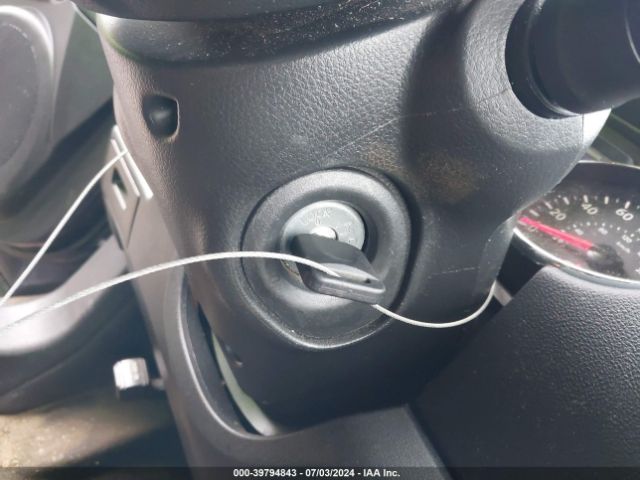 JN8AS5MT1FW655777 Nissan Rogue Select S
