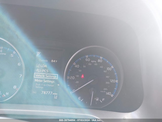 Toyota RAV4 LE 2018 2T3ZFREV5JW465272 Image 15
