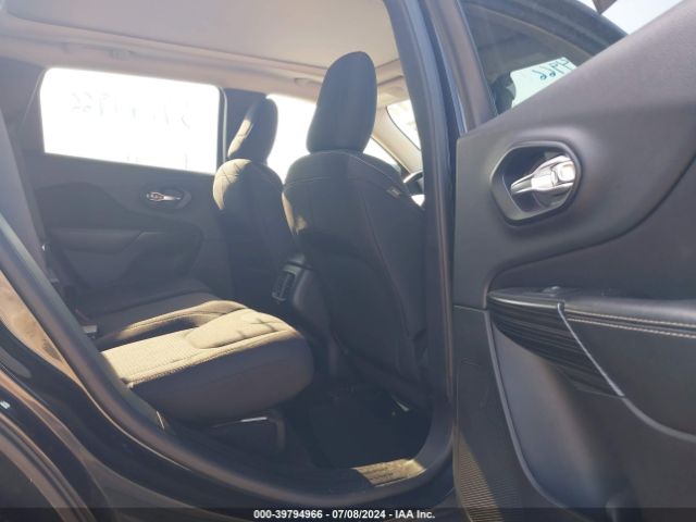 1C4PJMCS0FW534685 Jeep Cherokee Latitude