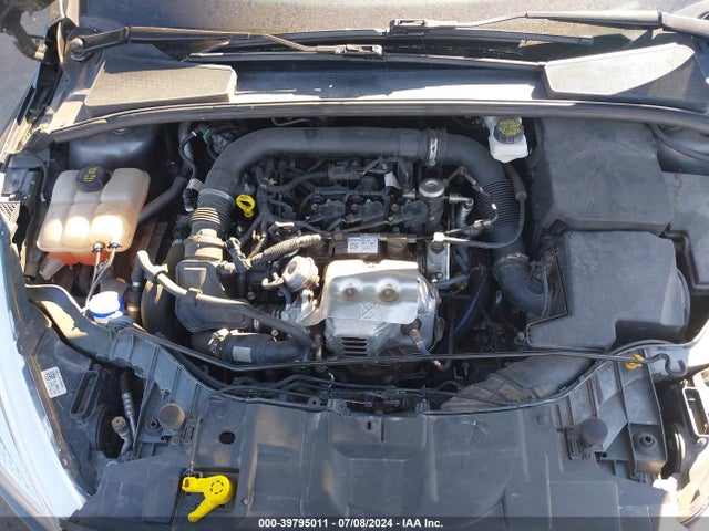 Ford FOCUS SE 2018 1FADP3FE5JL217065 Image 10