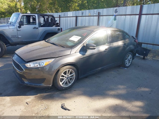 Ford FOCUS SE 2018 1FADP3FE5JL217065 Image 2