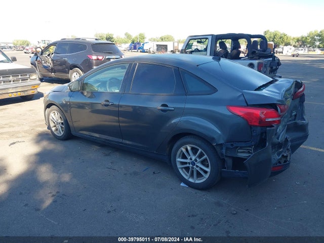 Ford FOCUS SE 2018 1FADP3FE5JL217065 Image 3