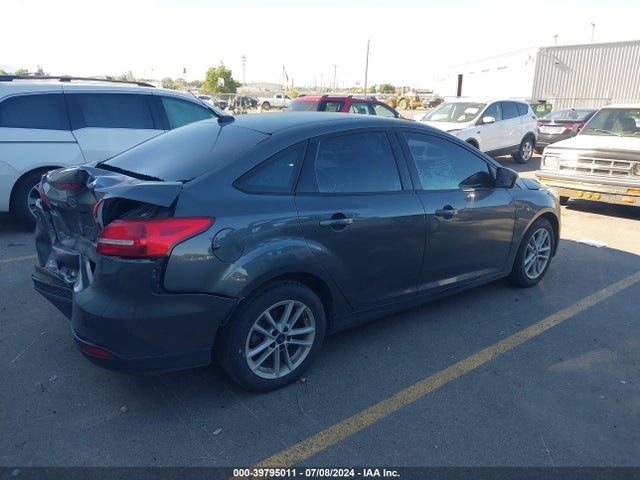 Ford FOCUS SE 2018 1FADP3FE5JL217065 Image 4