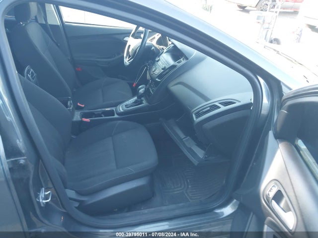 Ford FOCUS SE 2018 1FADP3FE5JL217065 Image 5