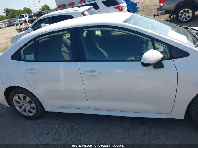 Toyota COROLLA LE 2022 JTDEPMAE8NJ195186 Image 13