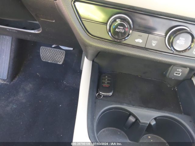 3CZRZ2H33RM711204 Honda Hr-v Awd Lx