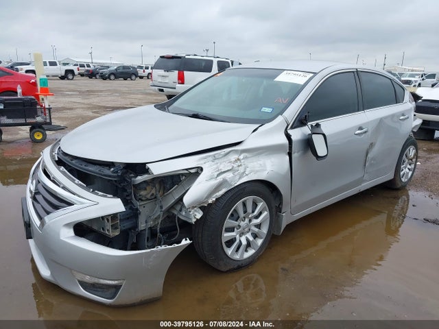 Nissan Altima 2.5 S 2015 1N4AL3AP7FN877031 Image 2