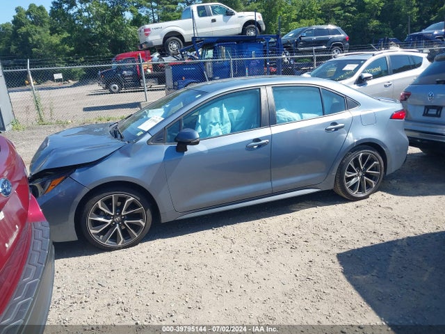 Toyota COROLLA SE 2020 5YFS4RCE5LP041405 Image 2
