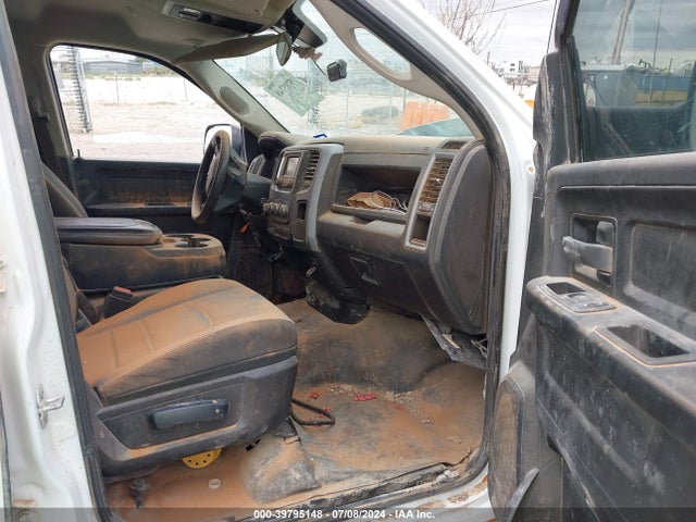 1C6RR7FG2MS554118 RAM 1500 Classic Tradesman Quad Cab 4x4 6'4 Box