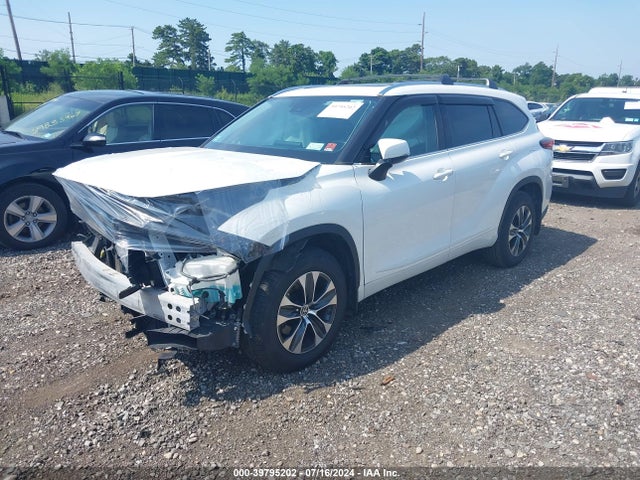 Toyota Highlander Xle 2021 5TDGZRBHXMS118944 Image 2