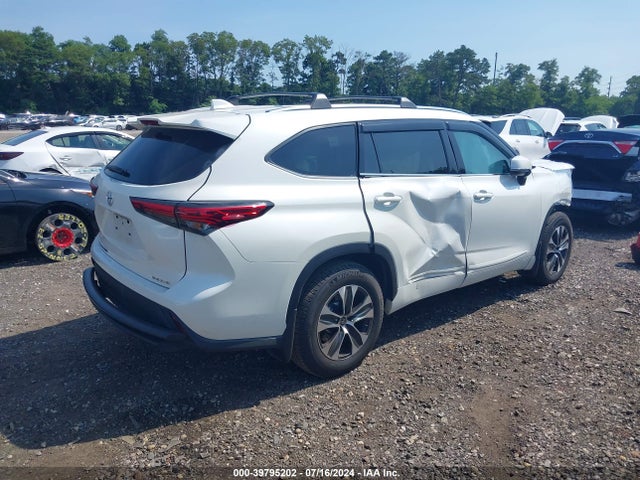 Toyota Highlander Xle 2021 5TDGZRBHXMS118944 Image 4