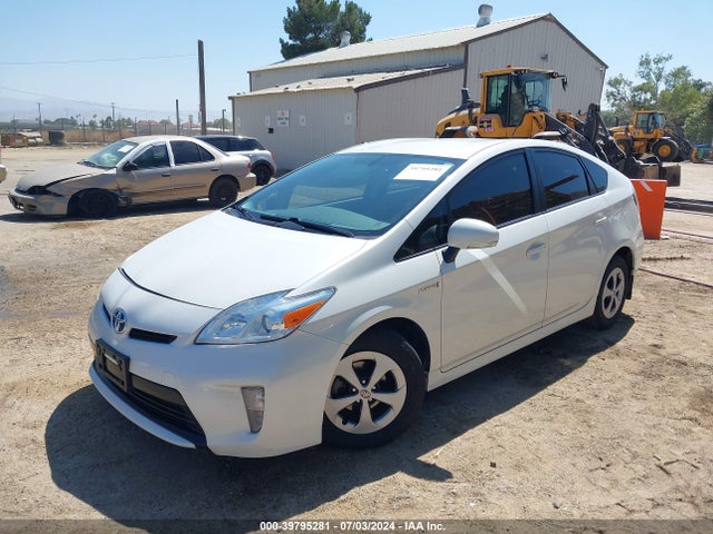 Toyota Prius Two 2015 JTDKN3DU8F1994117 Image 2