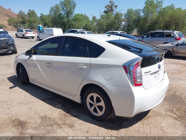 Toyota Prius Two 2015 JTDKN3DU8F1994117 Image 3