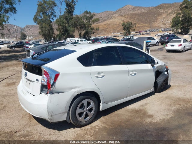 Toyota Prius Two 2015 JTDKN3DU8F1994117 Image 4