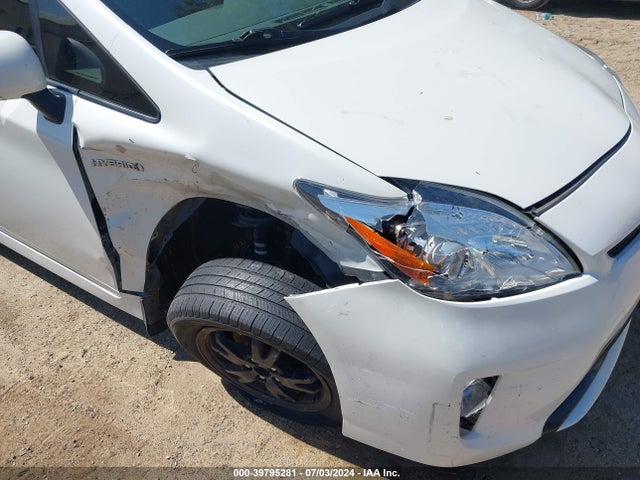 Toyota Prius Two 2015 JTDKN3DU8F1994117 Image 6