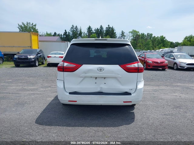 Toyota Sienna Le 8 Passenger 2018 5TDKZ3DCXJS954628 Image 16
