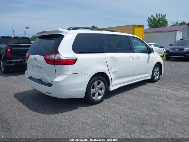 Toyota Sienna Le 8 Passenger 2018 5TDKZ3DCXJS954628 Image 4