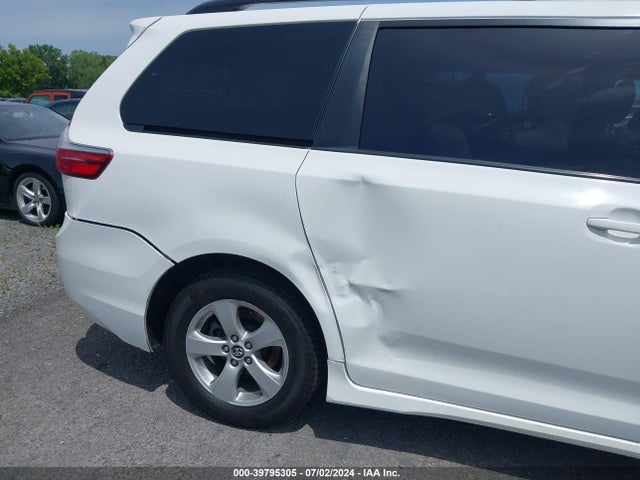 Toyota Sienna Le 8 Passenger 2018 5TDKZ3DCXJS954628 Image 6