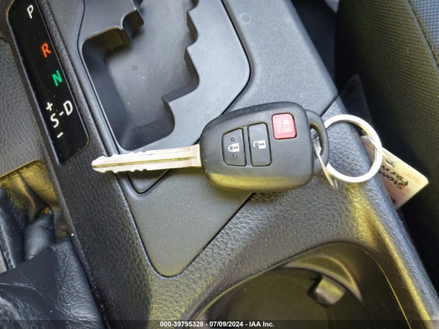 Toyota RAV4 LE 2016 2T3BFREV8GW453353 Image 11