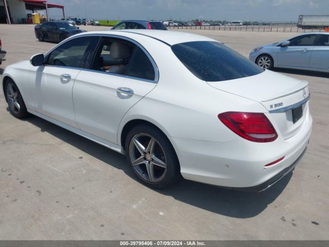 WDDZF4JB8HA052288 Mercedes-Benz E 300